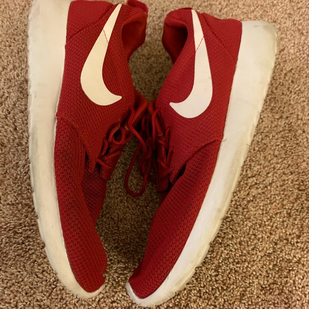 Nike Gym Red Roshe Run